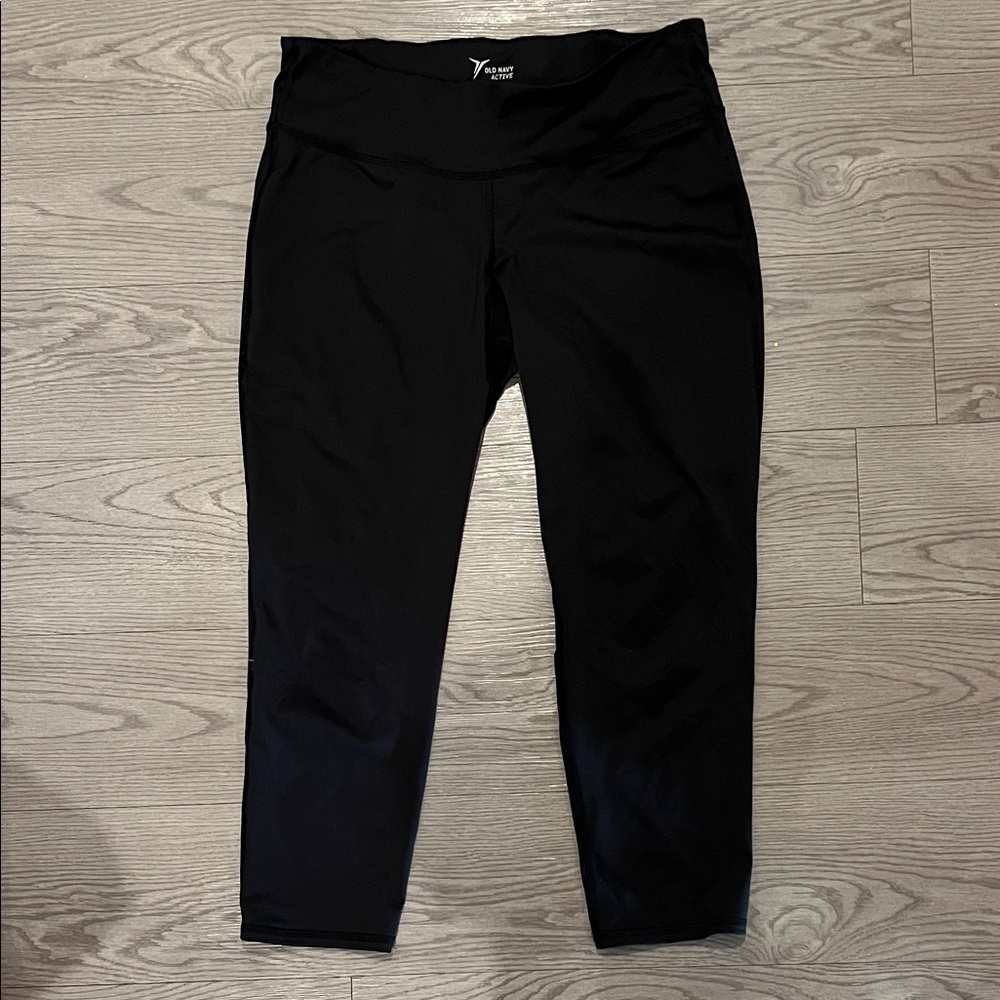 Old Navy Black Capri Leggings